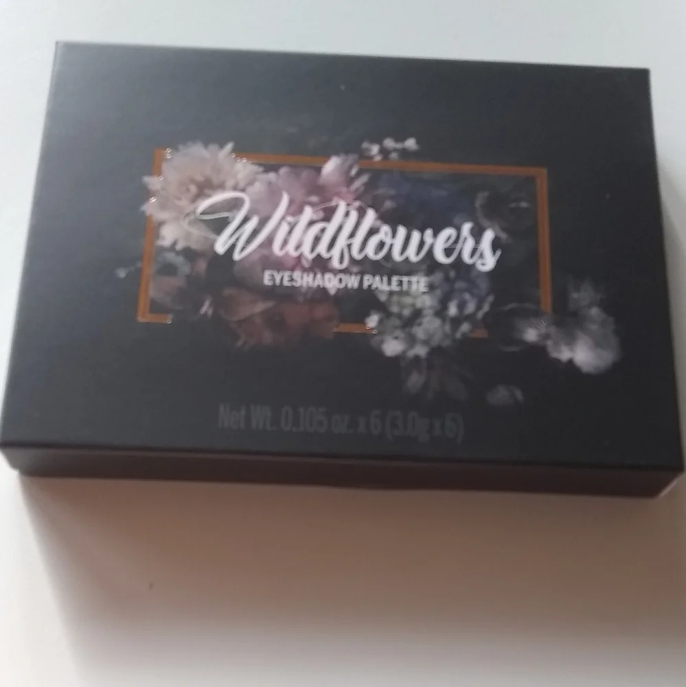 Tori Belle Wildflowers Eyeshadow Palette NWT